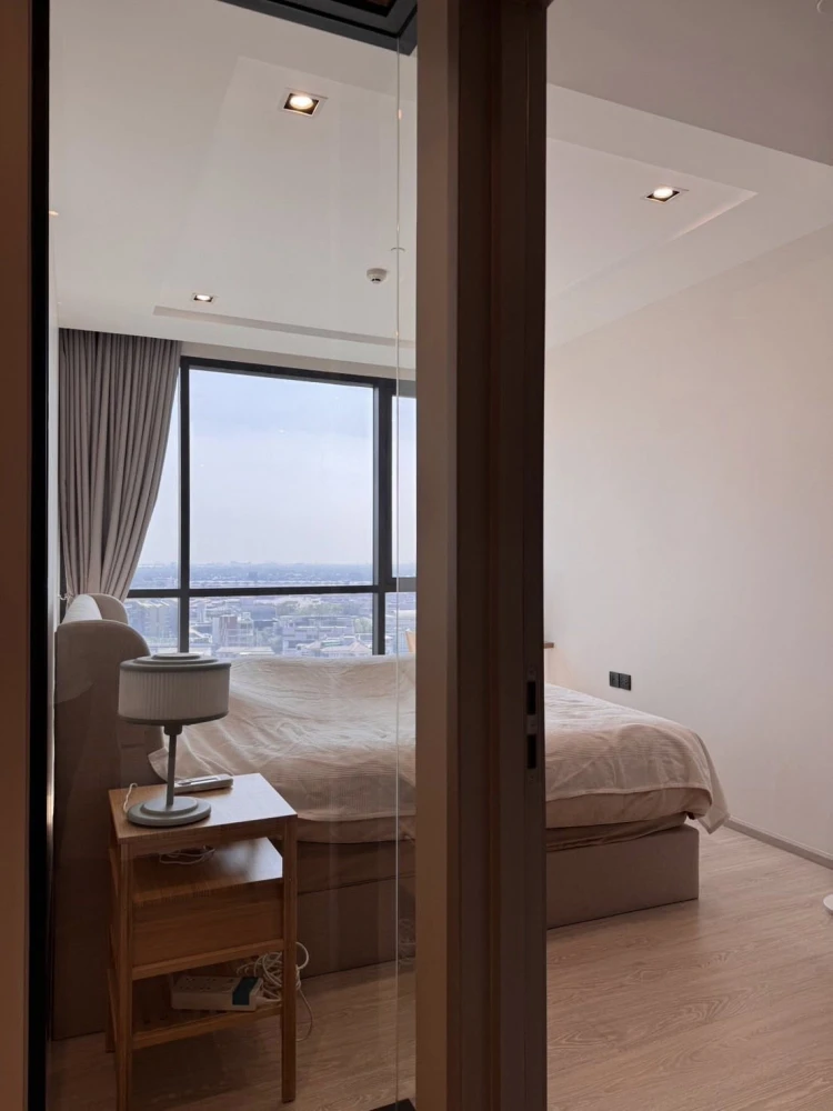 For rent: The Room Sukhumvit 38, 16th floor, Bang Krachao view, nature view, peaceful, shady, lots of usable space, must book.