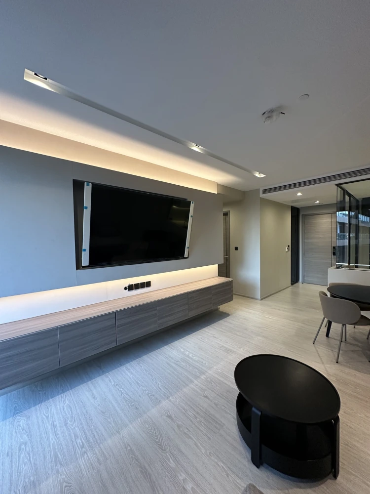 For rent: The Room Sukhumvit 38. Ready to move in. Spacious and comfortable room, perfect for families. Book now before it's too late!!!