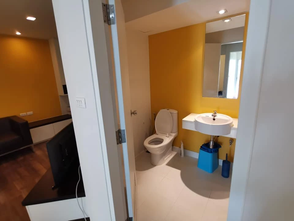 For rent: The Room Sukhumvit 79, 4th floor, fully furnished, very livable. Book now!