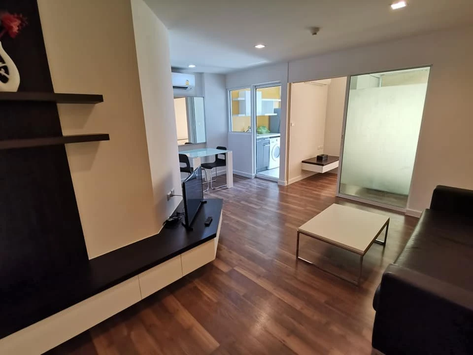For rent: The Room Sukhumvit 79, 4th floor, fully furnished, very livable. Book now!