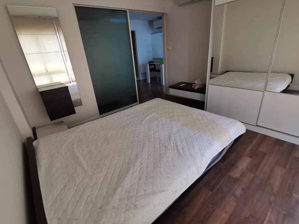 For rent: The Room Sukhumvit 79, 4th floor, fully furnished, very livable. Book now!