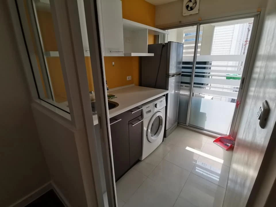 For rent: The Room Sukhumvit 79, 4th floor, fully furnished, very livable. Book now!
