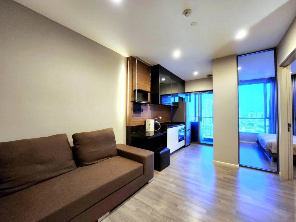 Condo for rent at The Room Sathorn-Saint Louis. Good community, clean and safe. Auspicious house number. Windows and balcony are unobstructed; you won