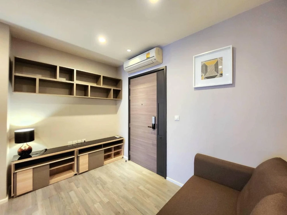 Condo for rent at The Room Sathorn-Saint Louis. Good community, clean and safe. Auspicious house number. Windows and balcony are unobstructed; you won