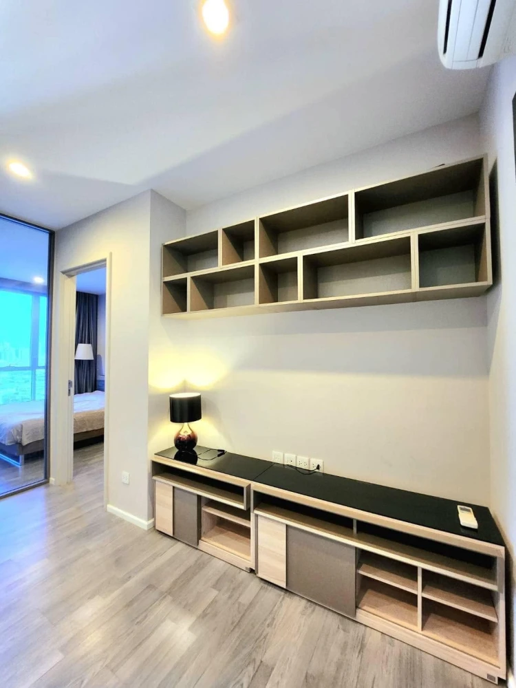 Condo for rent at The Room Sathorn-Saint Louis. Good community, clean and safe. Auspicious house number. Windows and balcony are unobstructed; you won