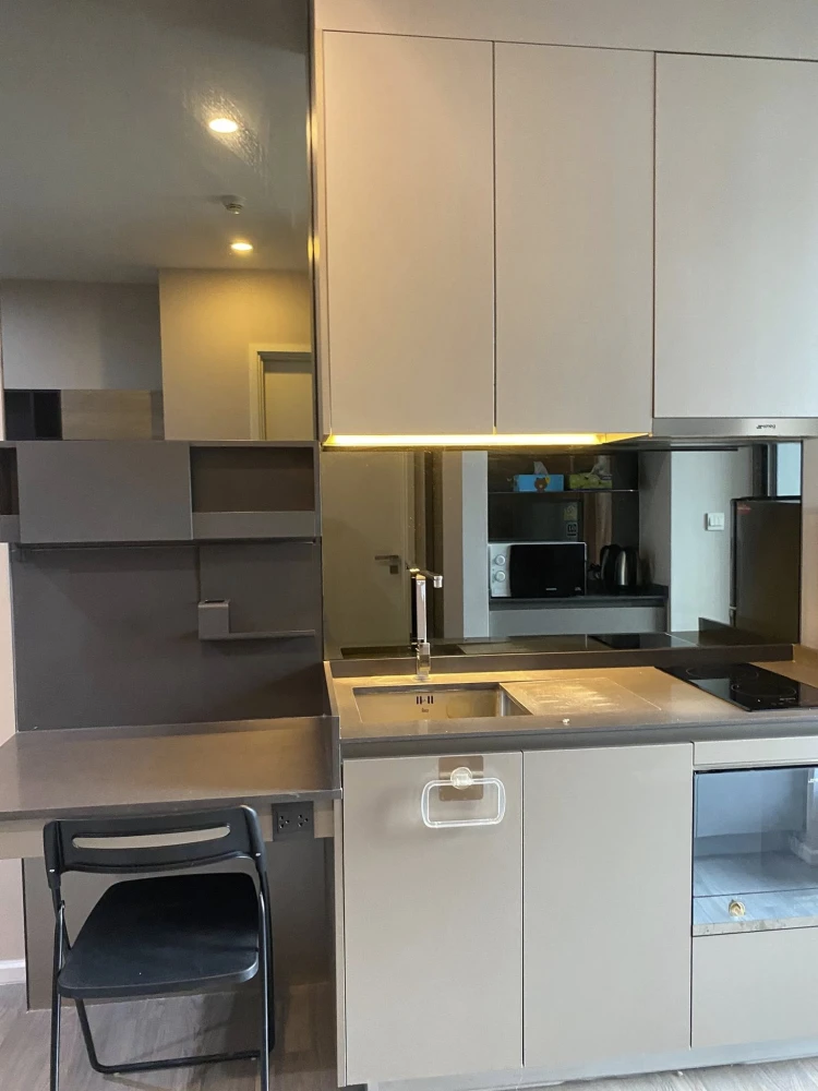 For rent: The room Sukhumvit 69, room with garage, fully equipped with amenities. Hurry and reserve now!