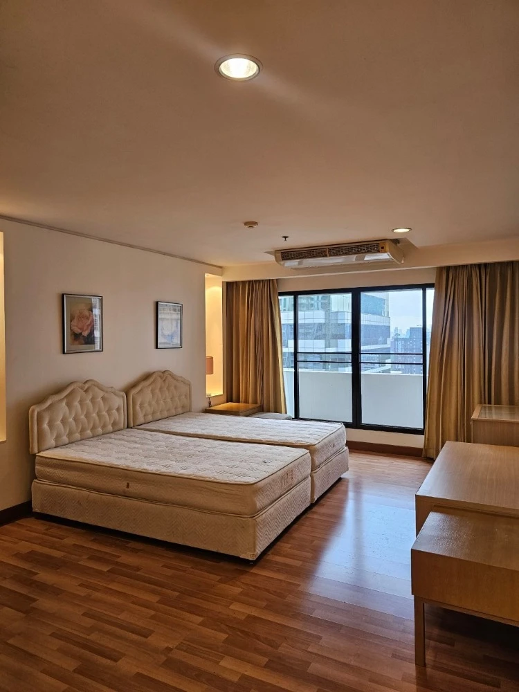 For rent: The Royal Place 2, 20th floor, fully furnished and equipped with appliances. Reserve now!