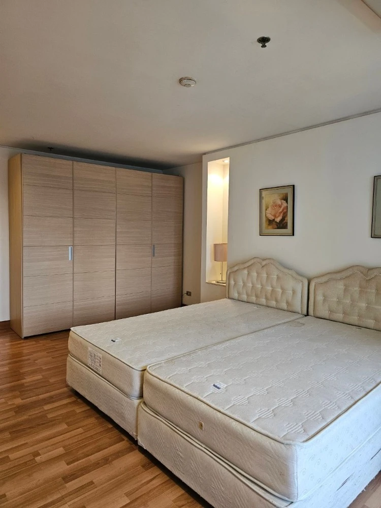 For rent: The Royal Place 2, 20th floor, fully furnished and equipped with appliances. Reserve now!