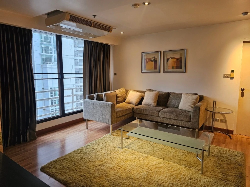 For rent: The Royal Place 2, 20th floor, fully furnished and equipped with appliances. Reserve now!