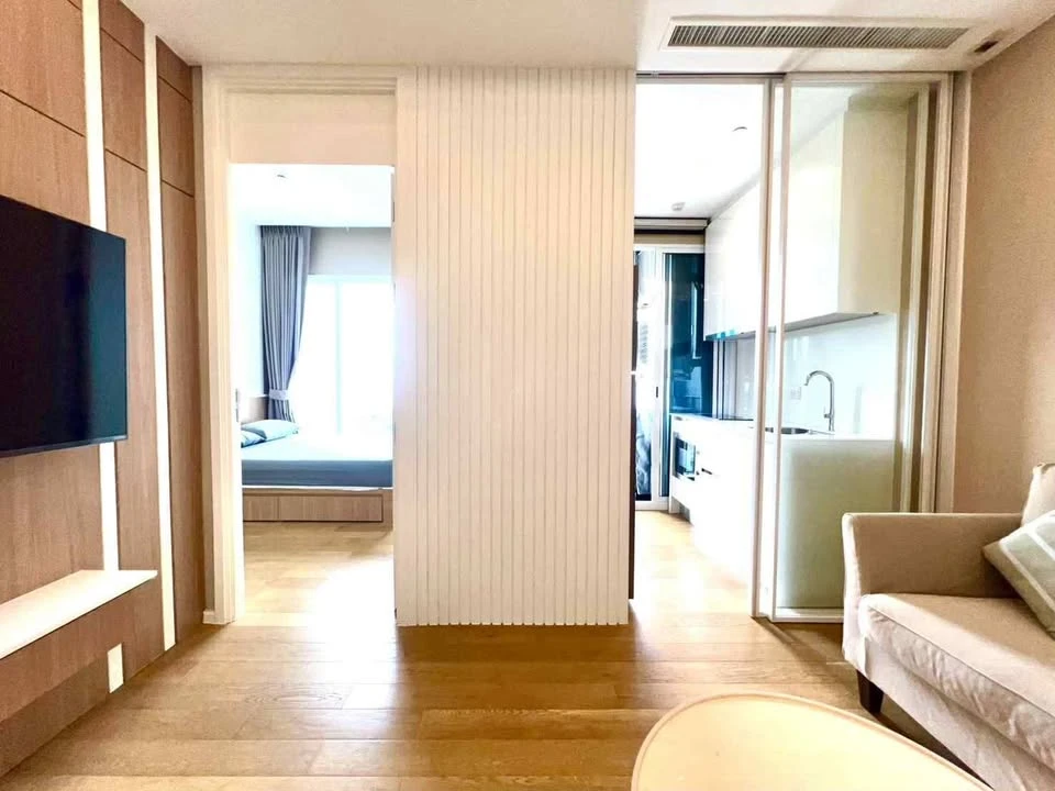 The Saint Residence for rent, Chatuchak Park view, fully built-in room with full electrical appliances. Reserve now!