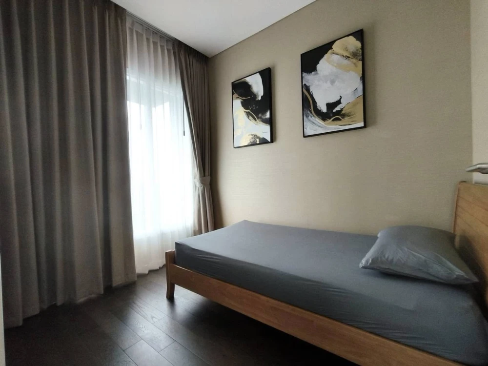 For rent: The Saint Residence, high floor room, spacious and comfortable. Reserve now.
