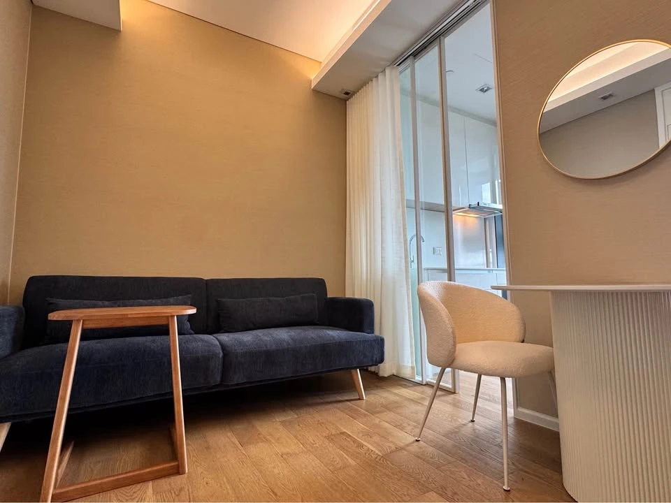 For rent: The Saint Residences, 1 bedroom, 1 bathroom, decorated in a cool color scheme, fully furnished, beautiful view, reserve now!