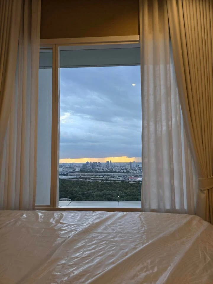 For rent: The Saint Residences, 1 bedroom, 1 bathroom, decorated in a cool color scheme, fully furnished, beautiful view, reserve now!