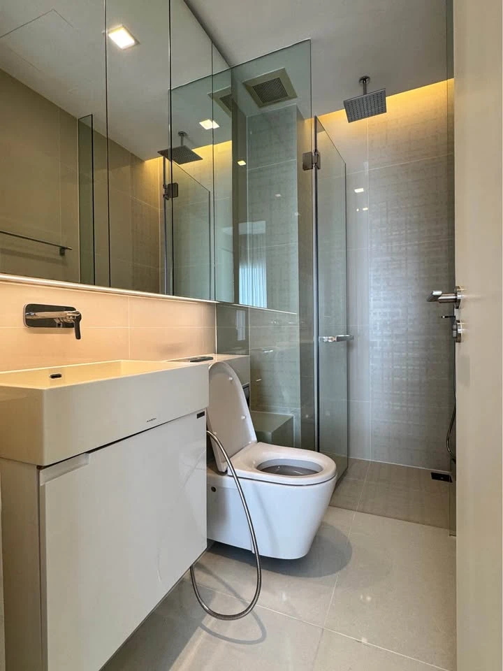 For rent: The Saint Residences, 1 bedroom, 1 bathroom, decorated in a cool color scheme, fully furnished, beautiful view, reserve now!