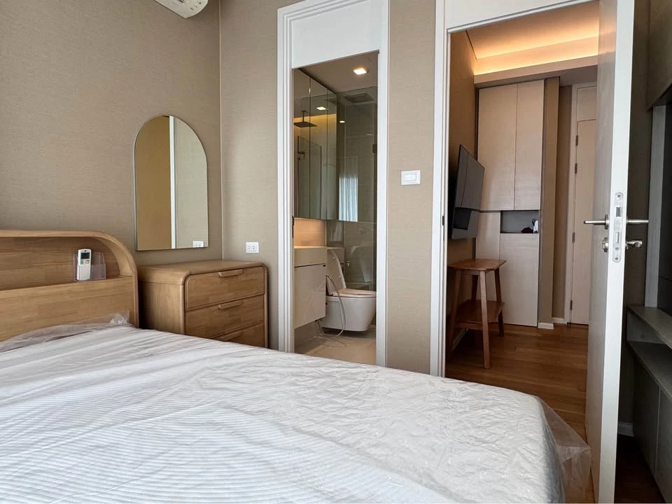 For rent: The Saint Residences, 1 bedroom, 1 bathroom, decorated in a cool color scheme, fully furnished, beautiful view, reserve now!