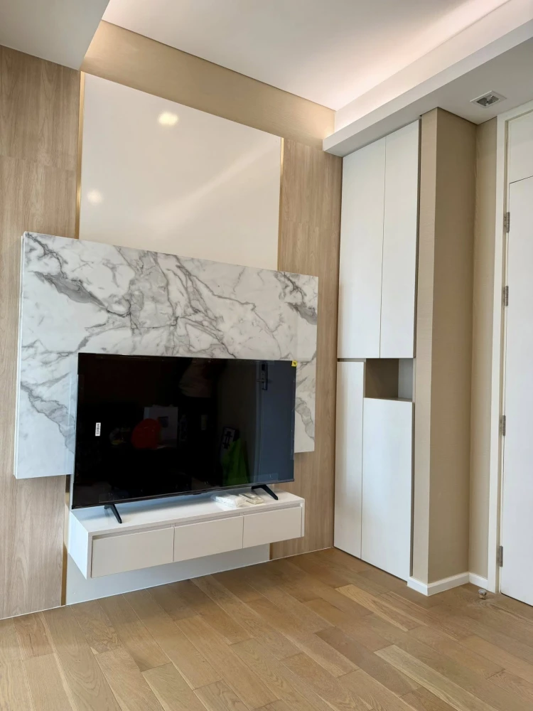 For rent: The Saint Residences, 11th floor, corner unit, fully furnished, ready to move in. Book now!