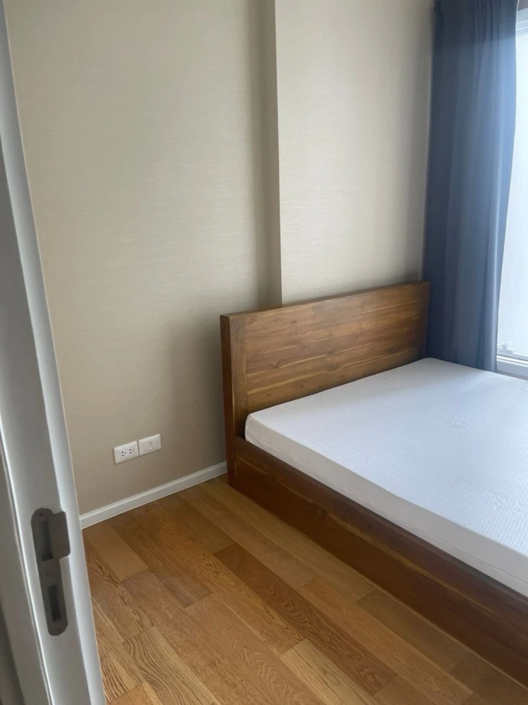 For rent: The Saint Residences, 17th floor. Nice, fully furnished unit. Book now! Don't miss out!