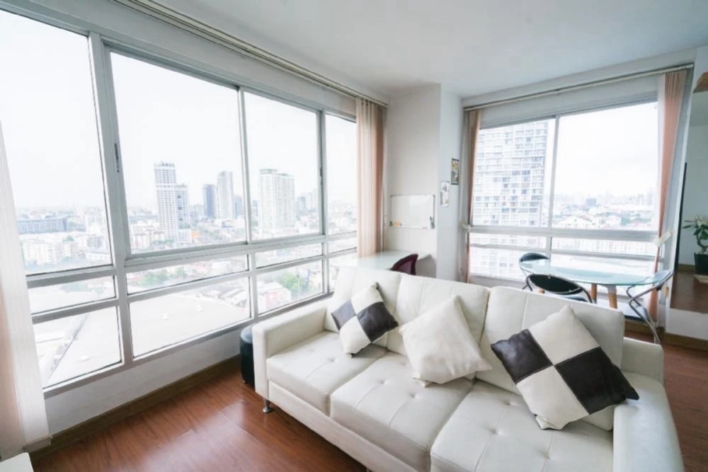 ให้เช่า The Saint Residences ชั้น 19 ห้องมุม วิวเมืองสวย ห้องแต่งครบ จองเลย ด่วนๆ