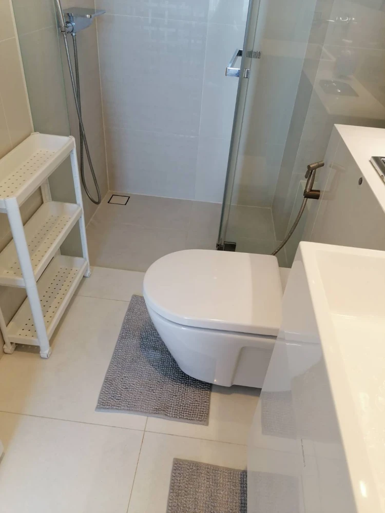For rent: The Saint Residences, 28th floor, very high, great breeze, bright and comfortable room, worth living in, don't miss it.