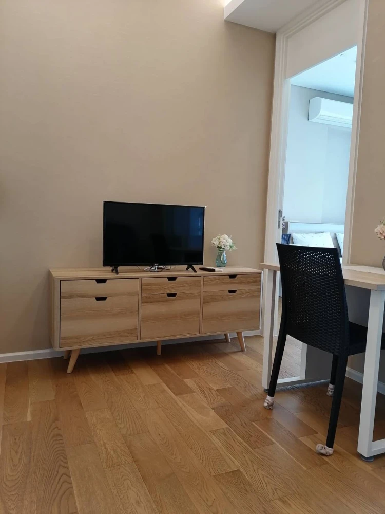 For rent: The Saint Residences, 28th floor, very high, great breeze, bright and comfortable room, worth living in, don't miss it.