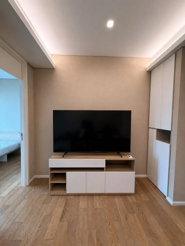 For rent: The Saint Residences, 35th floor, city view towards Vibhavadi Road, excellent ventilation all year round, the room stays cool. Don't miss ou