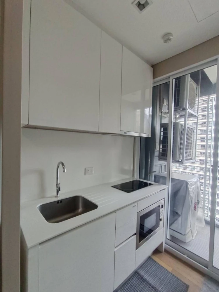 For rent: The Saint Residences, 35th floor, fully furnished, nice to live in. Reserve now, don't miss out!