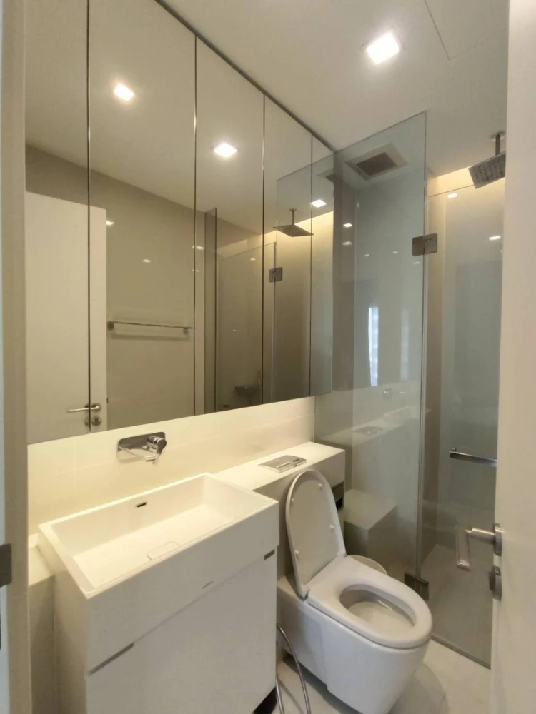 For rent: The Saint Residences, 35th floor, fully furnished, nice to live in. Reserve now, don't miss out!