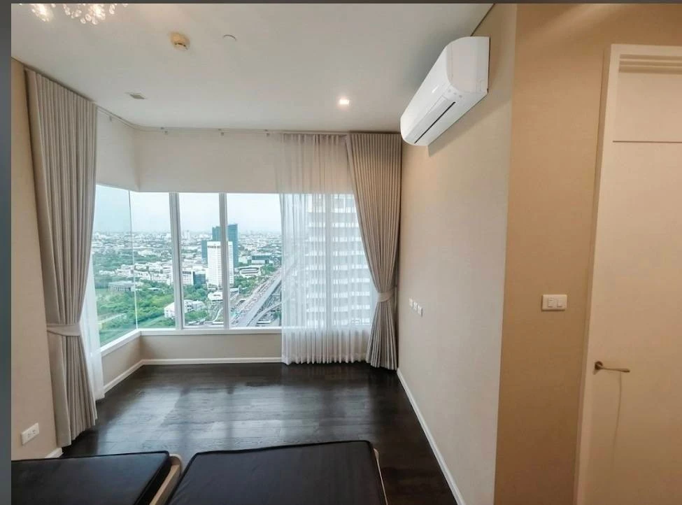 For Rent: The Saint Residences, 38th floor. Corner unit with a beautiful view, fully furnished, and inviting. Book now if interested!