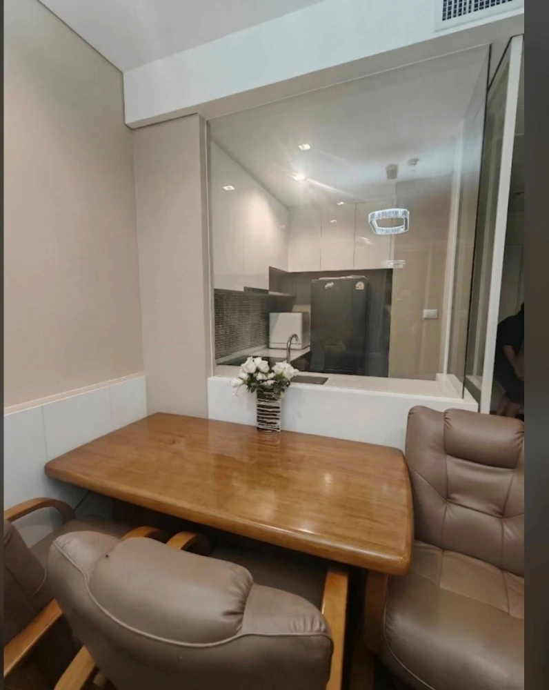For Rent: The Saint Residences, 38th floor. Corner unit with a beautiful view, fully furnished, and inviting. Book now if interested!
