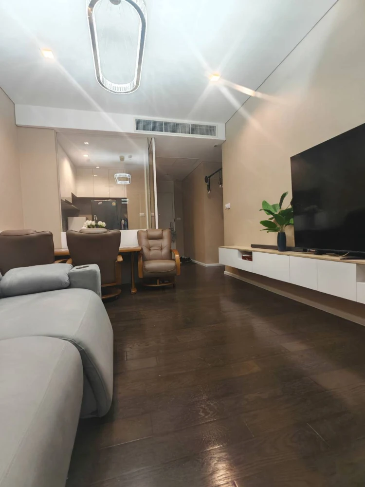 For Rent: The Saint Residences, 38th floor. Corner unit with a beautiful view, fully furnished, and inviting. Book now if interested!