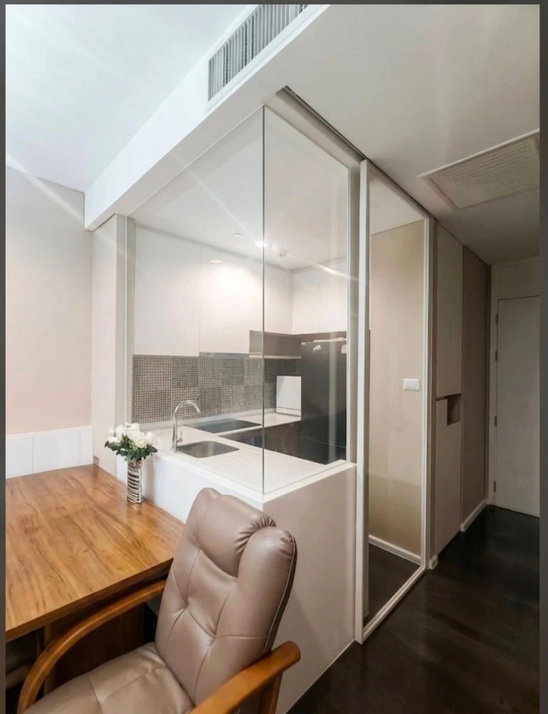 For Rent: The Saint Residences, 38th floor. Corner unit with a beautiful view, fully furnished, and inviting. Book now if interested!