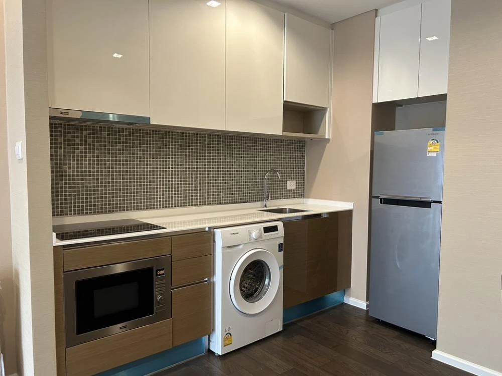 For rent: The Saint Residences, 39th floor, nice room, fully furnished, reserve now!