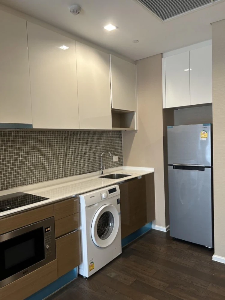 For rent: The Saint Residences, 39th floor, nice room, fully furnished, reserve now!
