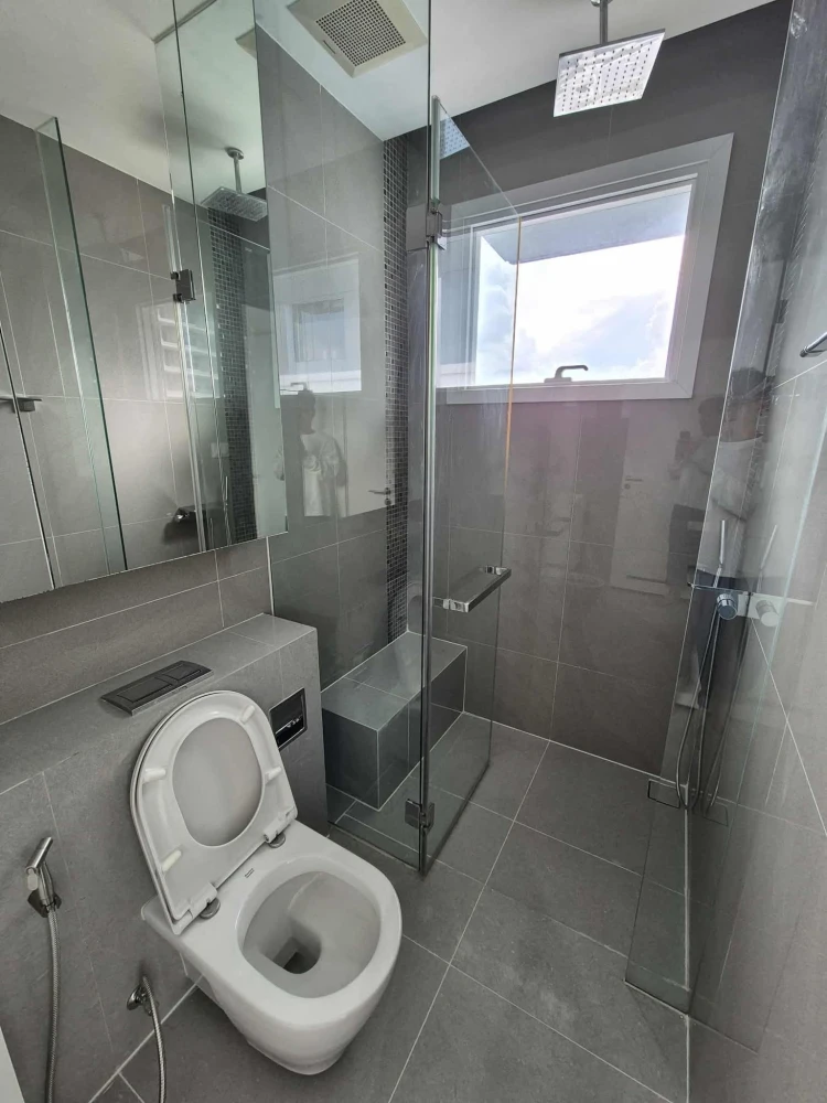 For rent: The Saint Residences, high floor (24th floor), full garden view, 2.9 meter high ceiling, airy, comfortable, reserve now.