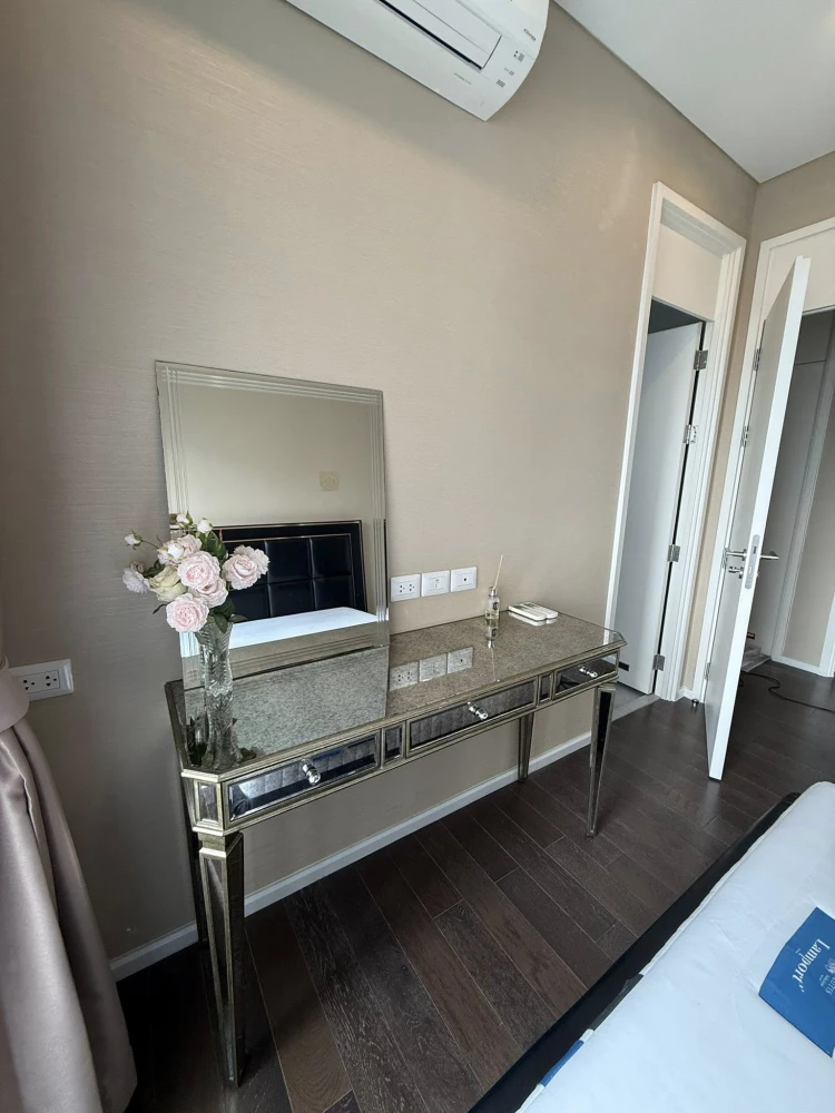 For rent The saint residences, spacious room, high floor, beautiful view, with quality furniture, hurry and book now.