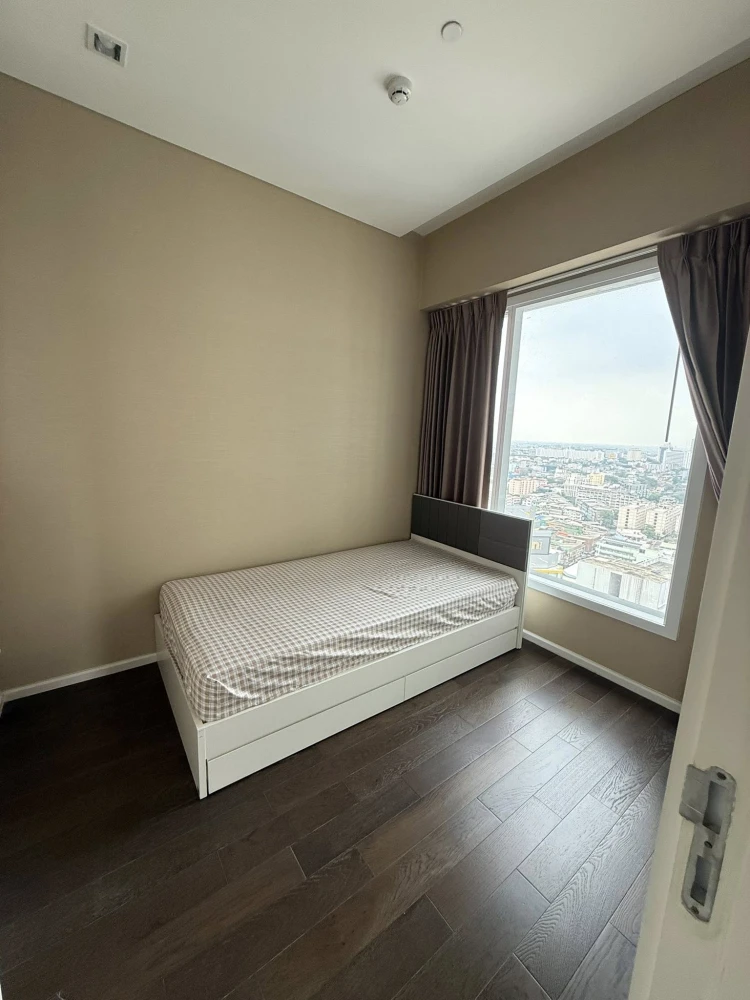 For rent The saint residences, spacious room, high floor, beautiful view, with quality furniture, hurry and book now.