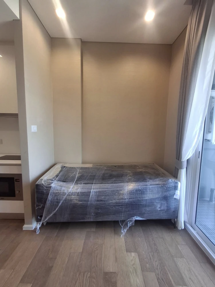 For rent: The Saint Residences, high floor (28th floor), north facing, fully furnished with high-quality appliances and furniture.
