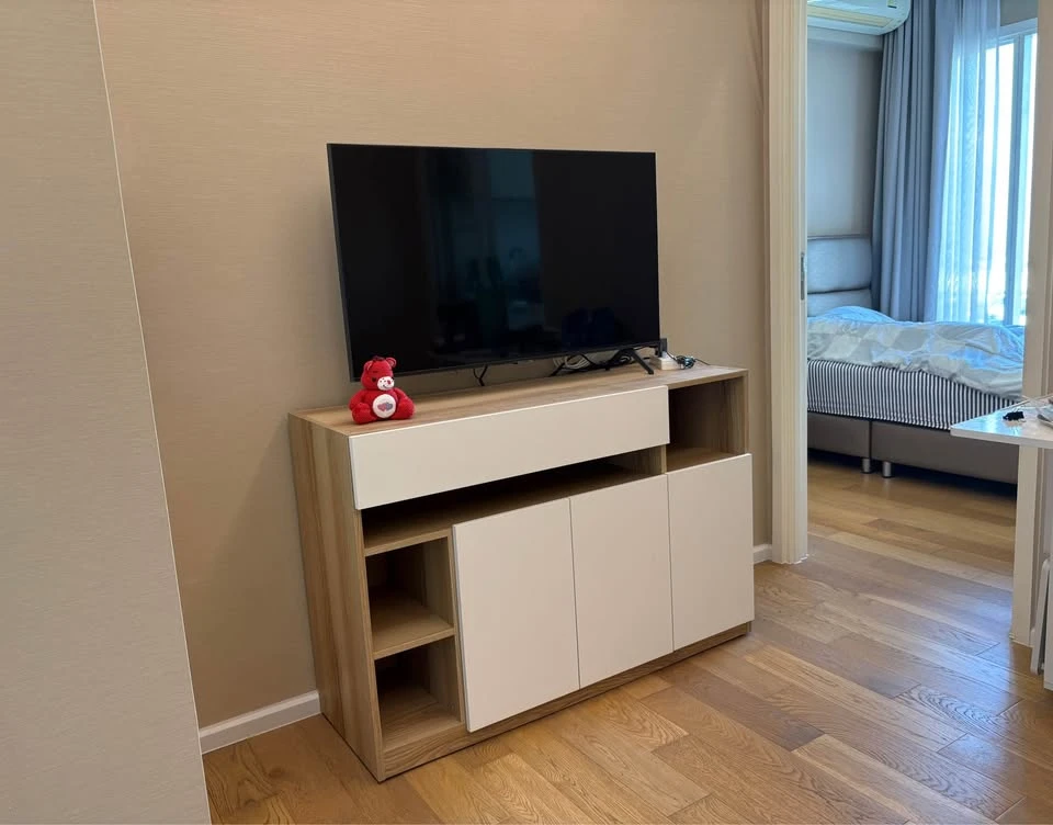 For rent: The Saint Residences. Nice room, fully furnished, beautiful Union Mall view, unblocked. Don't miss out!