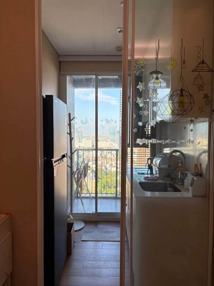 For rent: The Saint Residences. Nice room, fully furnished, beautiful Union Mall view, unblocked. Don't miss out!