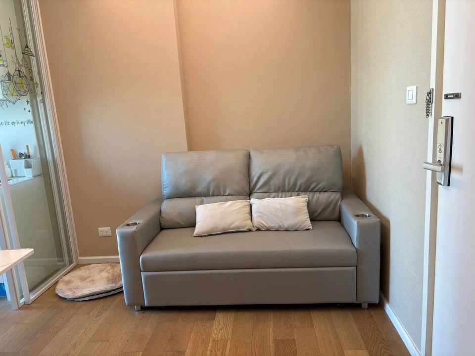 For rent: The Saint Residences. Nice room, fully furnished, beautiful Union Mall view, unblocked. Don't miss out!