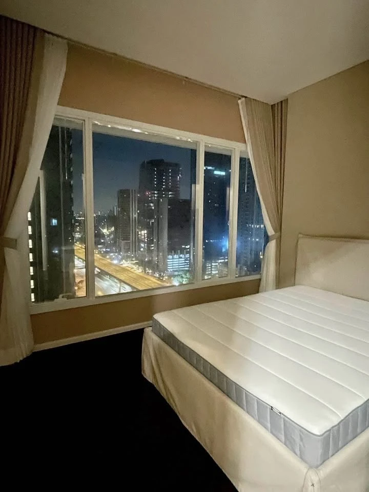 For rent: The Saint Residences. Nice room, fully furnished, high floor. Book now before it's too late!+++ images