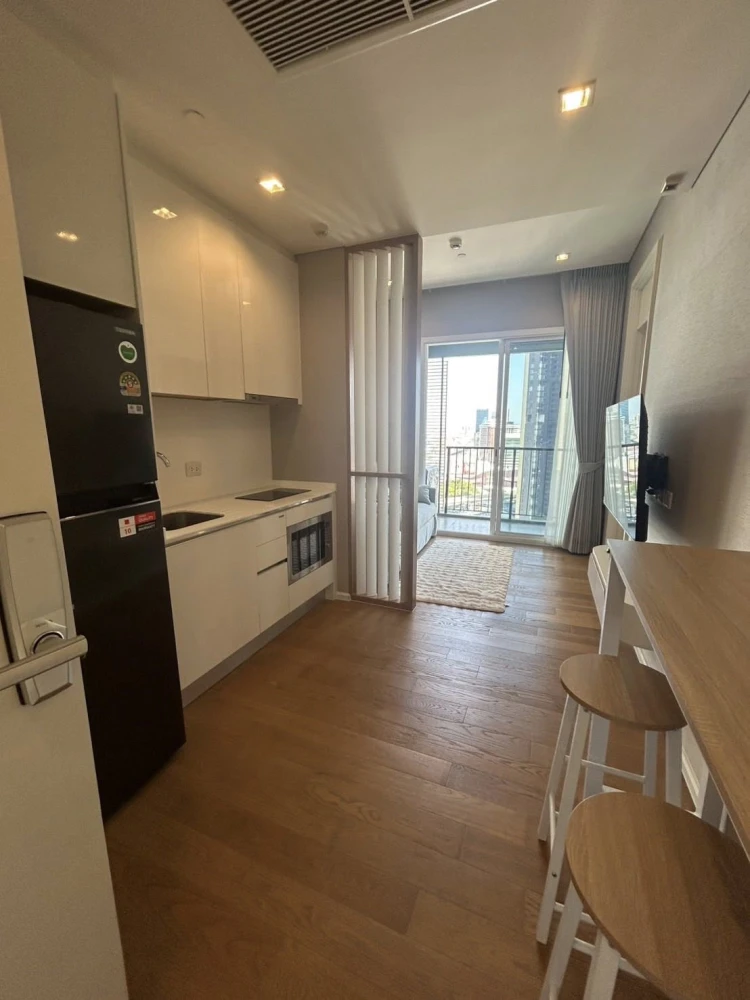 For rent: The Saint Residences, corner unit offering privacy, fully furnished, beautiful view. Don't miss out!