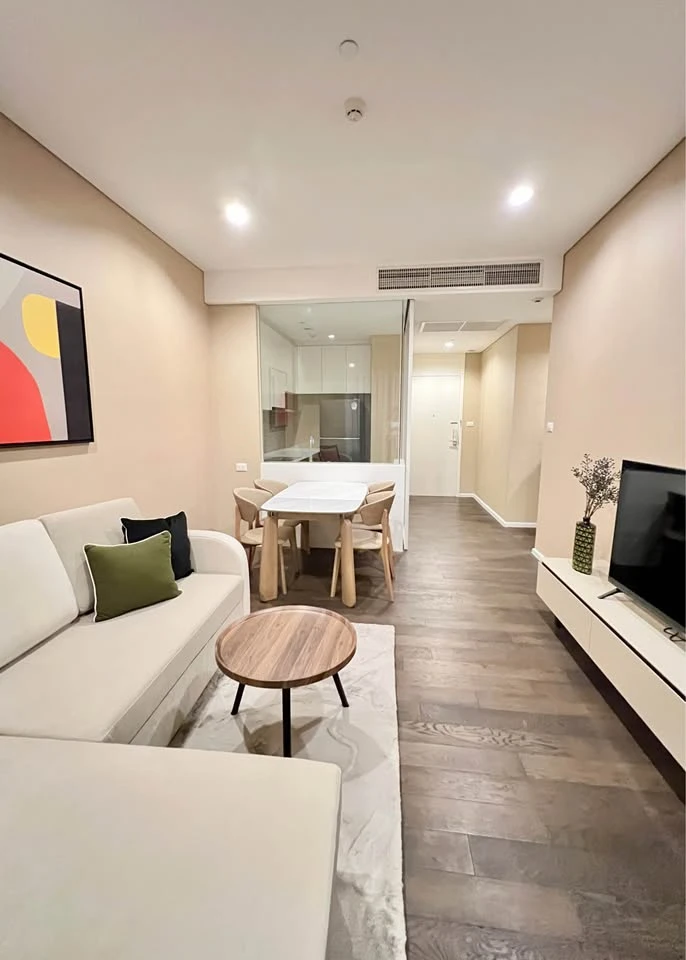 For rent: The Saint Residences, corner room with privacy, plenty of usable space, fully furnished, beautiful view, reserve now!