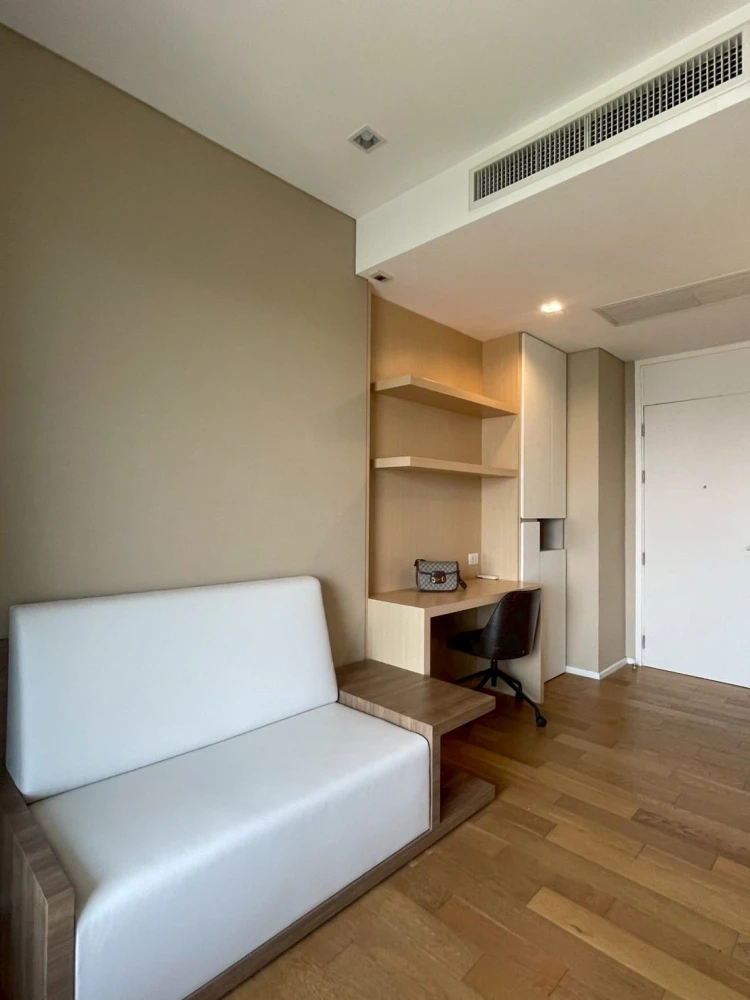 For rent: The Saint Residences, corner room, balcony facing the main road, view of the BTS. Book now and you won't be disappointed.