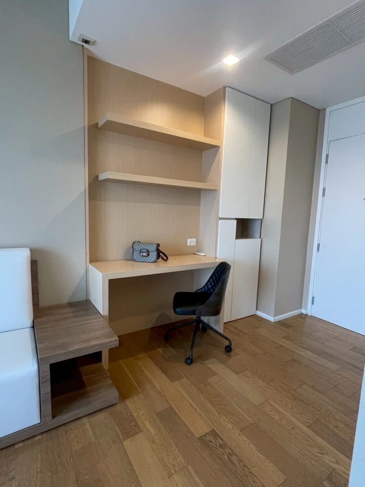 For rent: The Saint Residences, corner room, balcony facing the main road, view of the BTS. Book now and you won't be disappointed.
