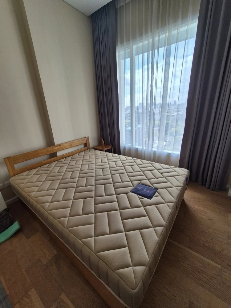 For rent: The Saint Residences, 2.9 meter high ceiling, airy, 10th floor, cool and quiet room. Interested? Reserve now!