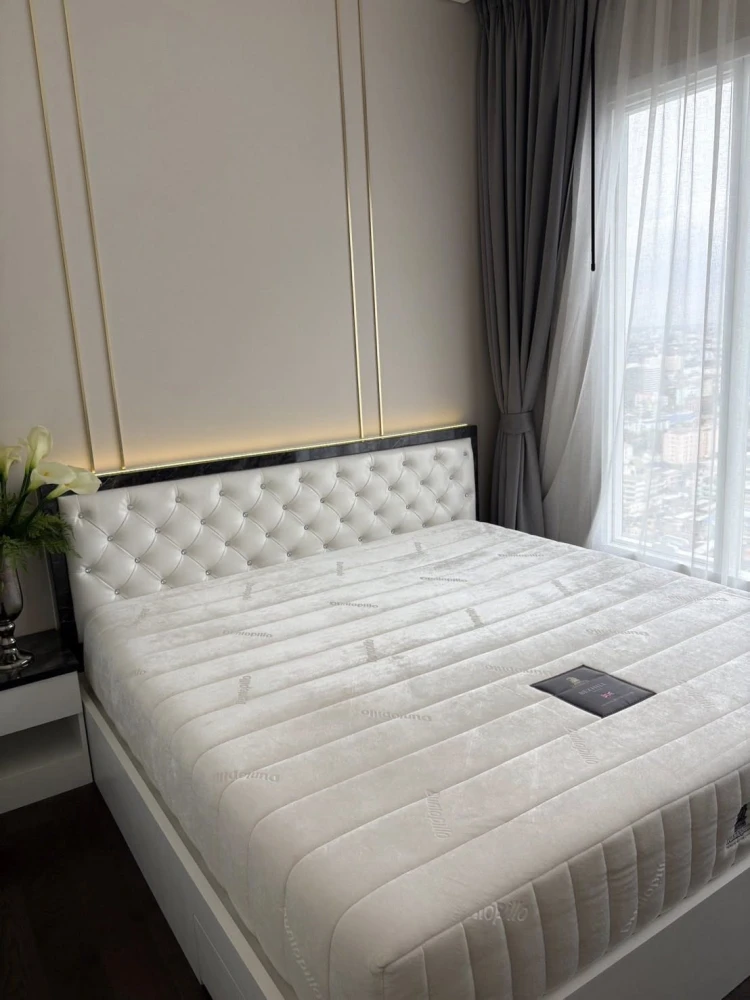 For rent: The Saint Residences, a beautifully decorated room with excellent built-in furniture and plenty of usable space. Don't miss out!