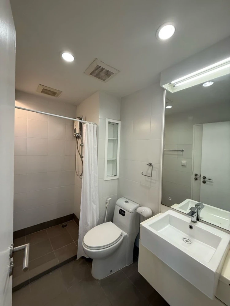For rent: The Seed Mingle Sathorn-Suanplu, 10th floor, fully furnished unit. Very livable. Book now! Don't miss out!