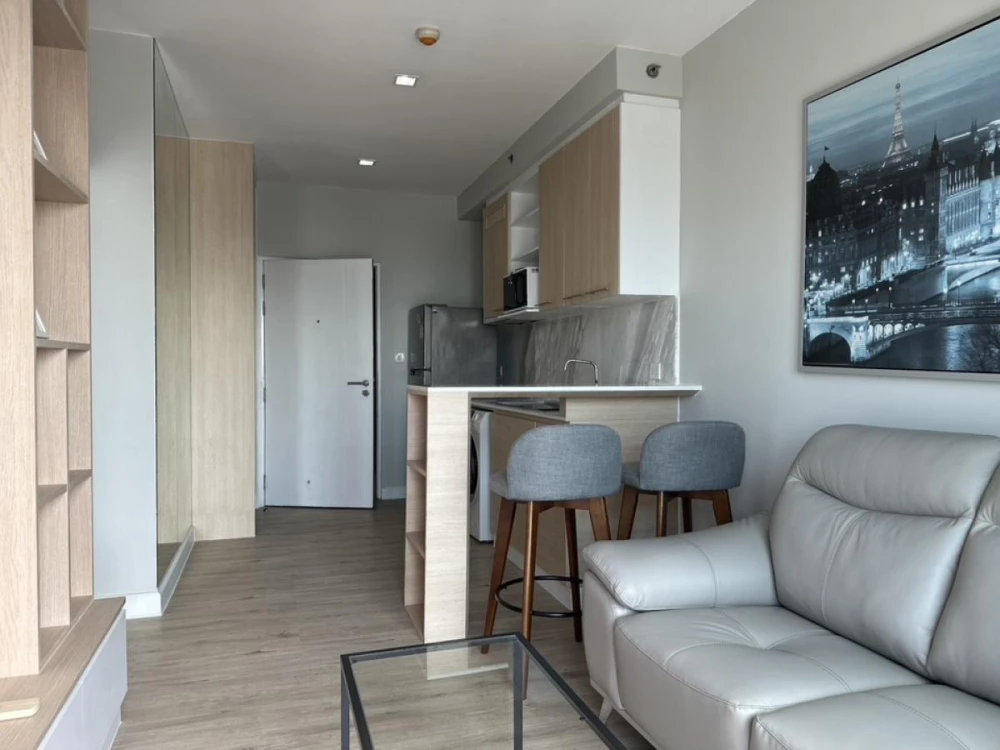 For rent: The Seed Mingle Sathorn-Suanplu, 28th floor. Beautiful, fully furnished unit. Book now! (Quickly!)