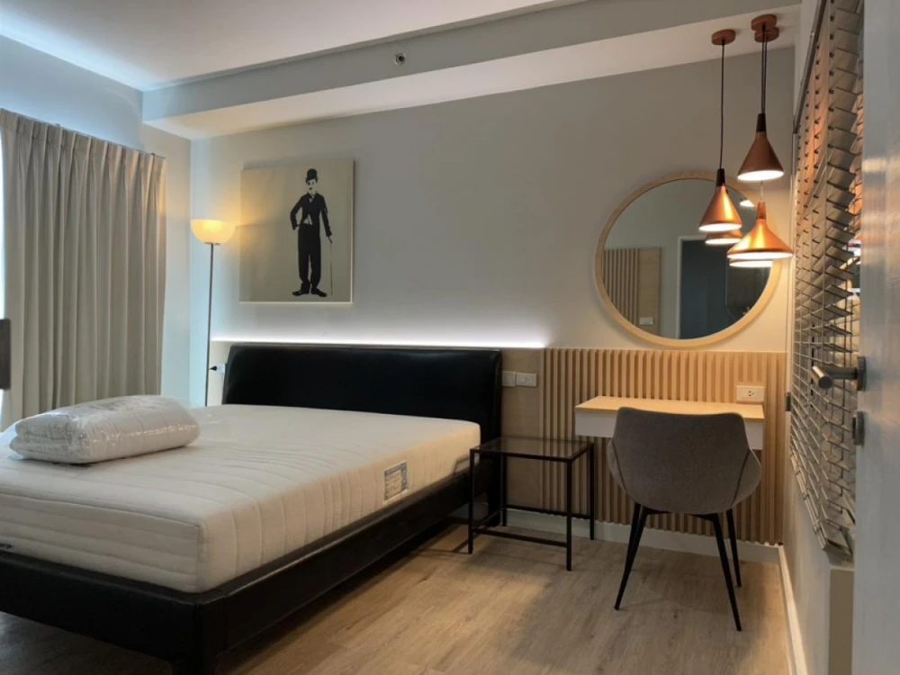For rent: The Seed Mingle Sathorn-Suanplu, 28th floor. Beautiful, fully furnished unit. Book now! (Quickly!)